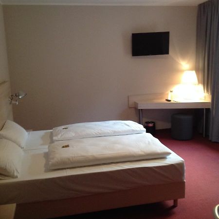 Rasthof & Motel Hermsdorfer Kreuz Hermsdorf  Buitenkant foto