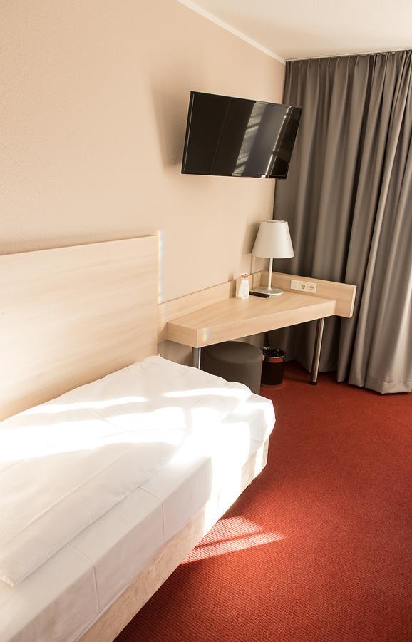 Rasthof & Motel Hermsdorfer Kreuz Hermsdorf  Buitenkant foto